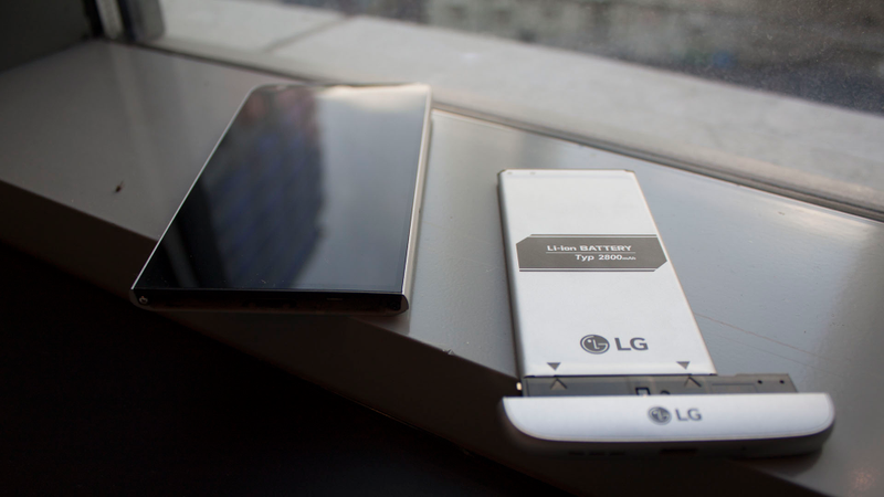 Illustration for article titled El Magic Slot del LG G5 podrĂa ser revolucionario, pero ahora mismo es irrelevante